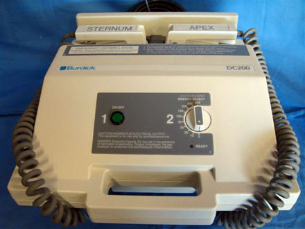 Defibrillator-Burdick-DC-200