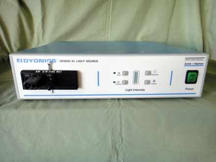 Dyonics XL Light Source